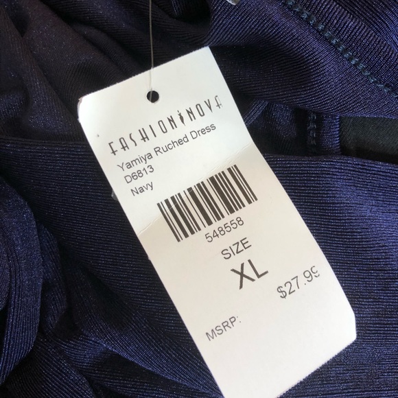 Fashion nova navy dress - Picture 3 of 4